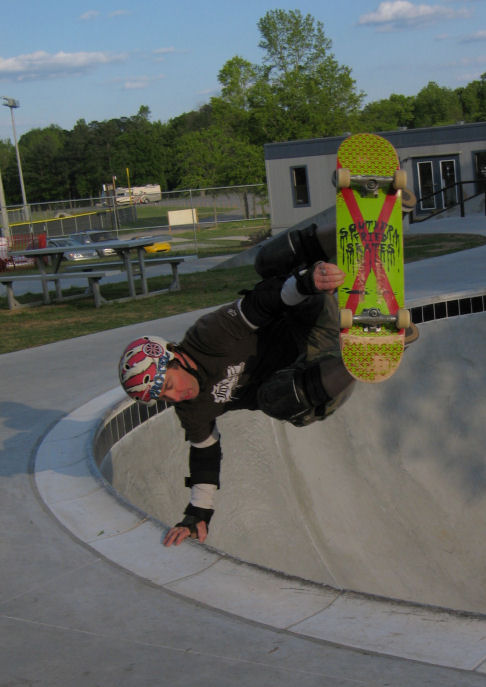 Scalf twists another layback air to represent Southern Fried Skates